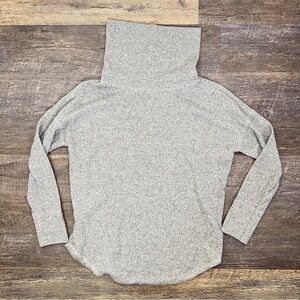 Time and Tru gray waffle knit turtleneck top size medium M B169